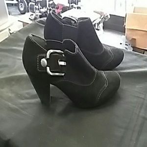 Women's Shoes Size 7-1/2 Black 2-1/2" Heel
